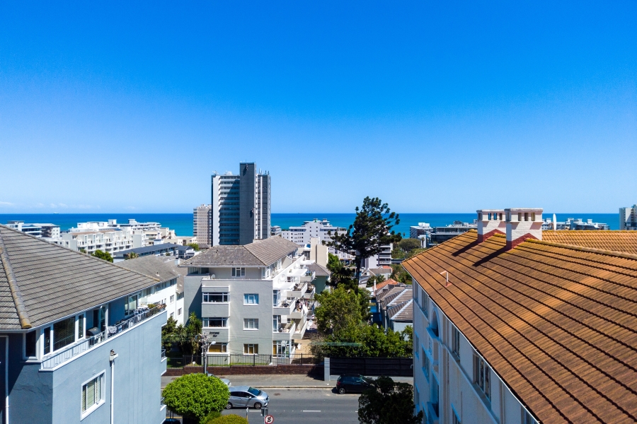 2 Bedroom Property for Sale in Sea Point Western Cape